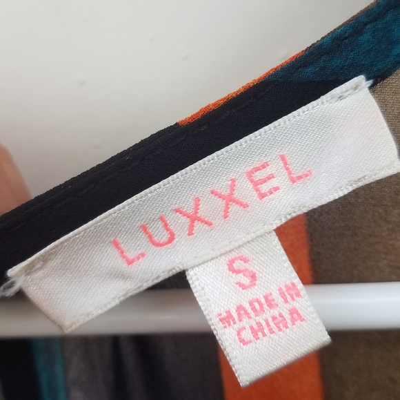 Luxxel small romper - Picture 3 of 6